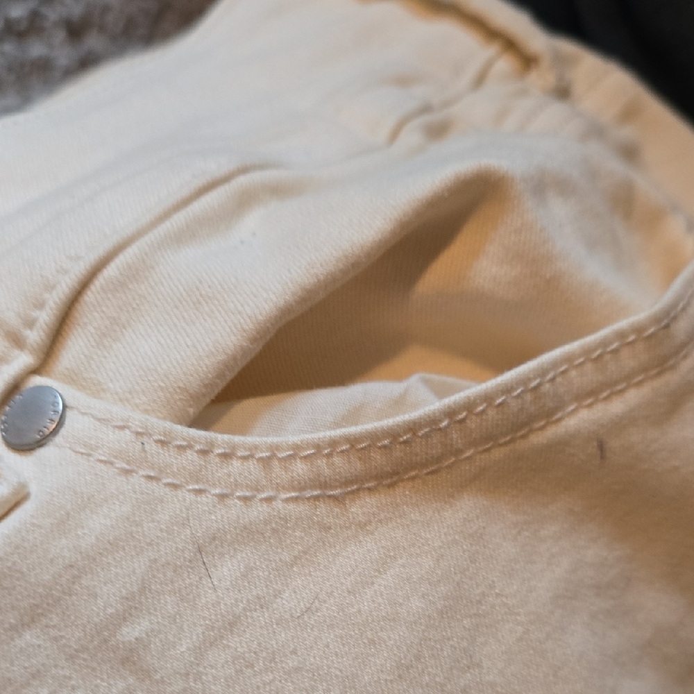 Torrid Women's Winter White Skinny Jeans - Picture 4 of 5